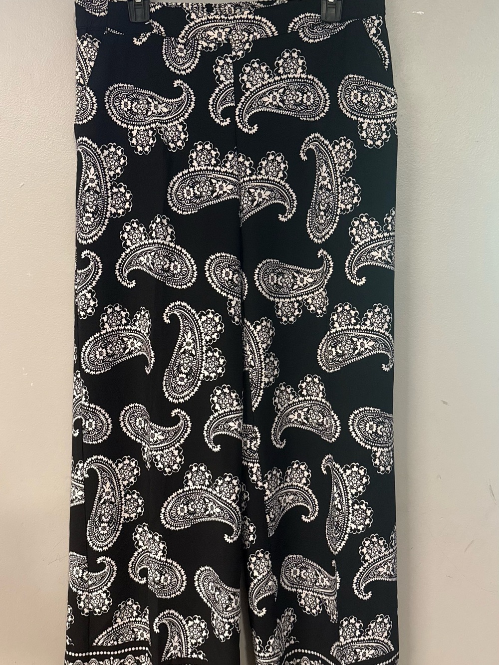New York & Company Black and White Paisley Pants